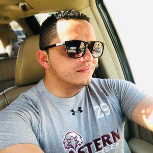 Meet your Posher, Luis